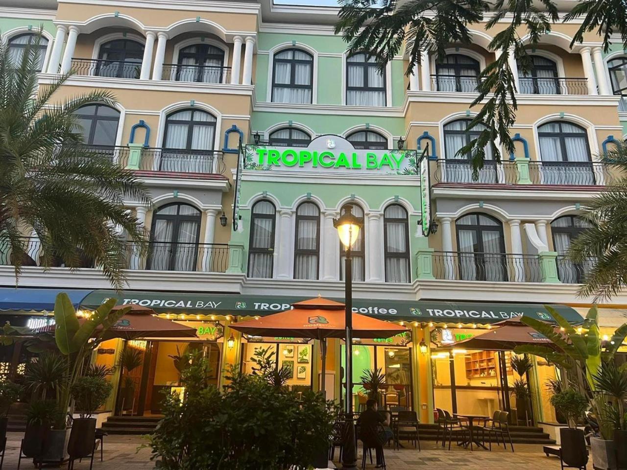 Hotel Tropical Bay Grand World Phú Quốc Exterior foto